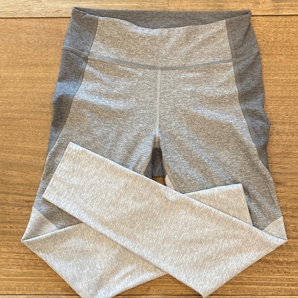Outdoor Voices Grey Colorblock 7/8 leggings - Picture 3 of 7